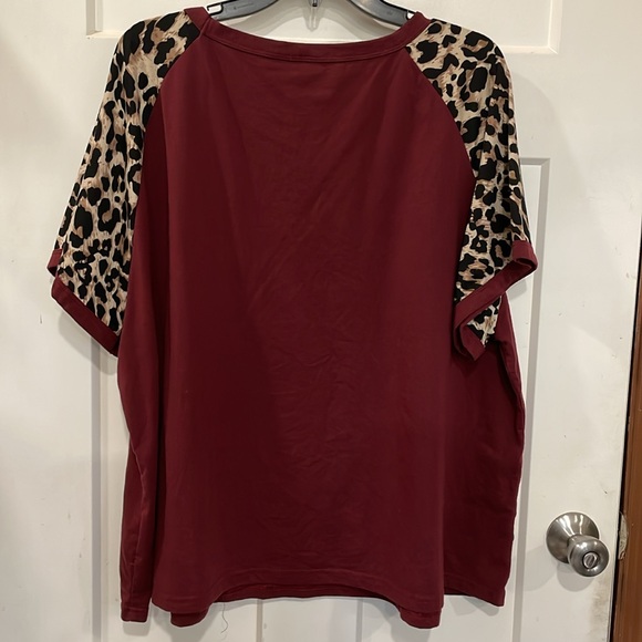Women's Plus SHEIN Emery Rose Maroon Leopard Burgundy Cheetah Print Sleeve Shirt - Picture 6 of 8
